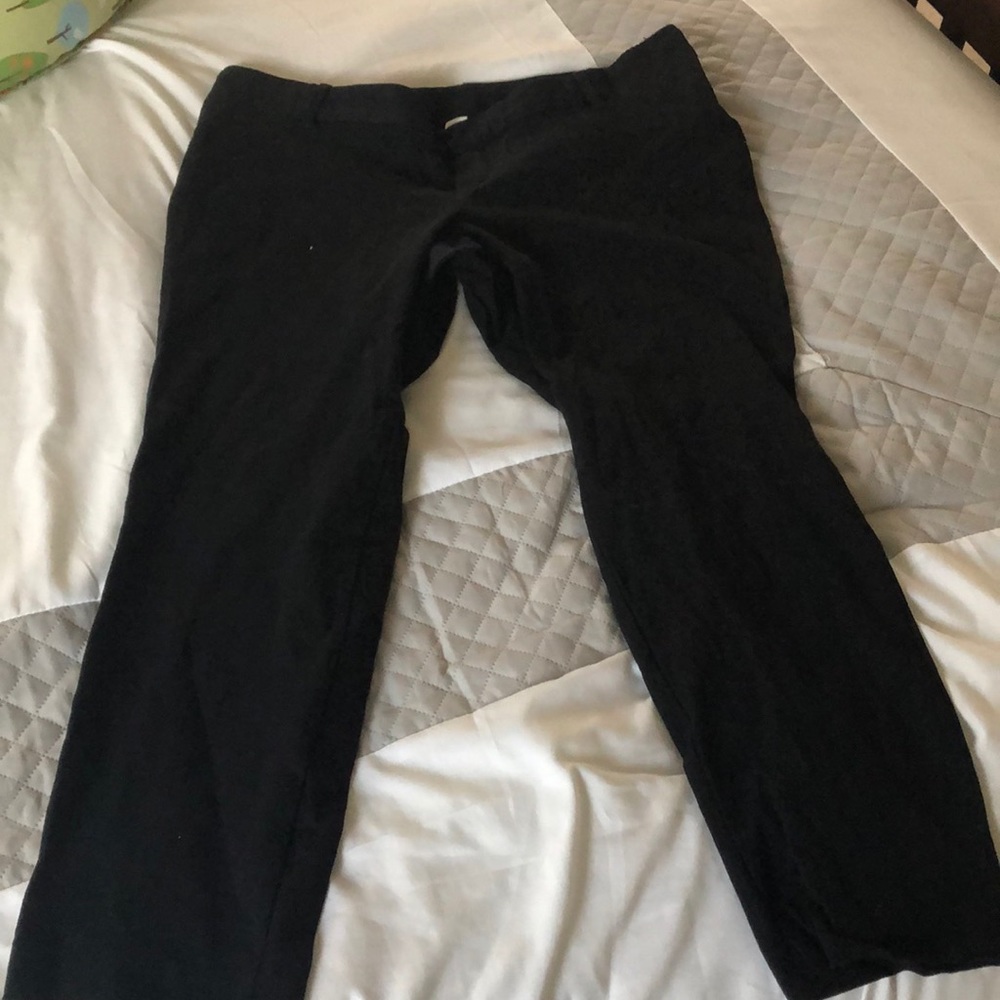 Old navy maternity pixie ankle pants